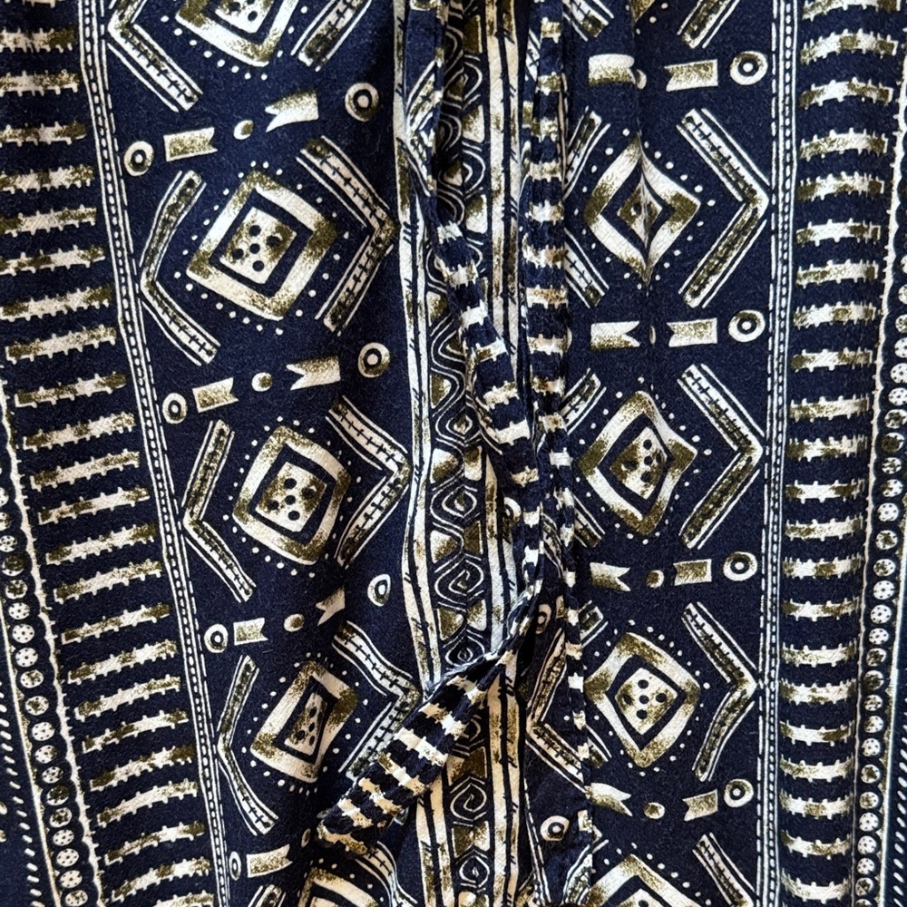 Vintage Blue and White Sleeveless Patterned Maxi Dress with Scoop Neck. - Picture 10 of 10